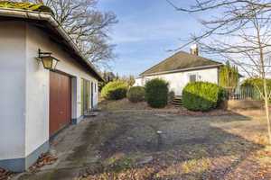 Älteres Einfamilienhaus möchte wieder im Glanz erstrahlen
Tolles Grundstück in zentraler Lage – Pinneberg (Kreis) – Vorschaubild 9