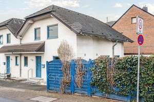 Gut geschnittene Doppelhaushälfte in Rheidt! – Die vollständige Adresse der Immobilie erhältst du vom Anbieter., 53859 Niederkassel – Vorschaubild 1