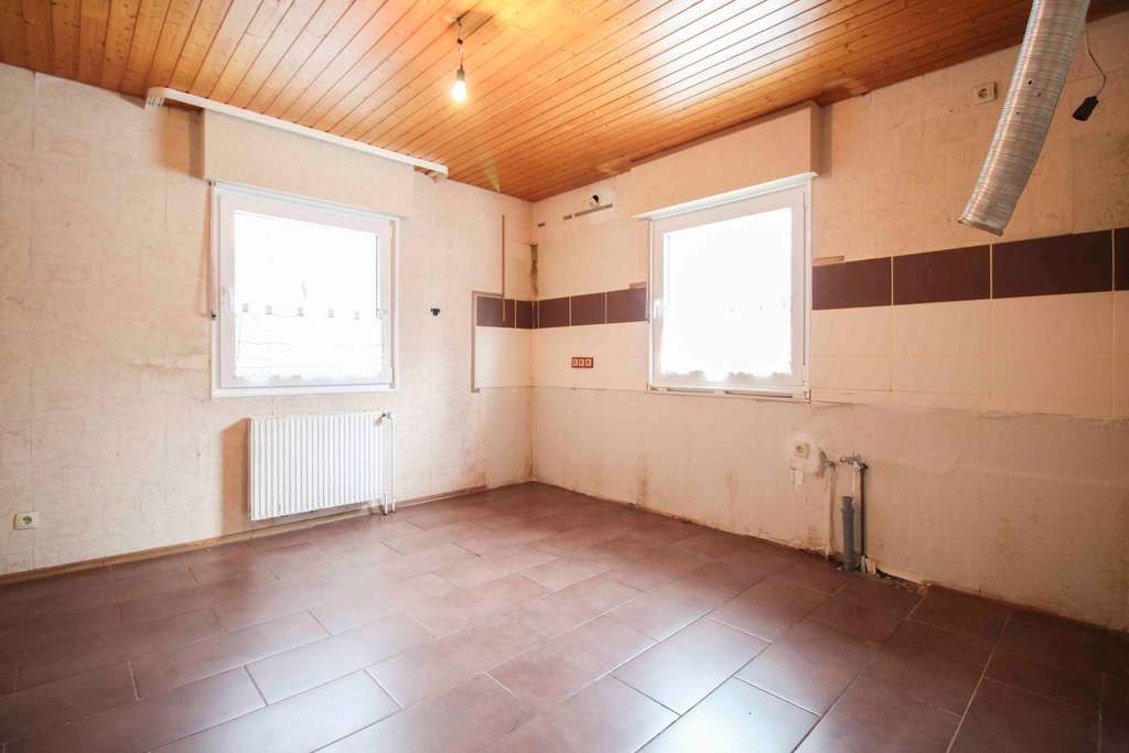 Immobilie in Grävenwiesbach - Gestalten Sie Ihr Zuhause: Einfamilienhaus mit weitläufigem Garten in Grävenwiesbach-Heinzenberg  - Bild 3