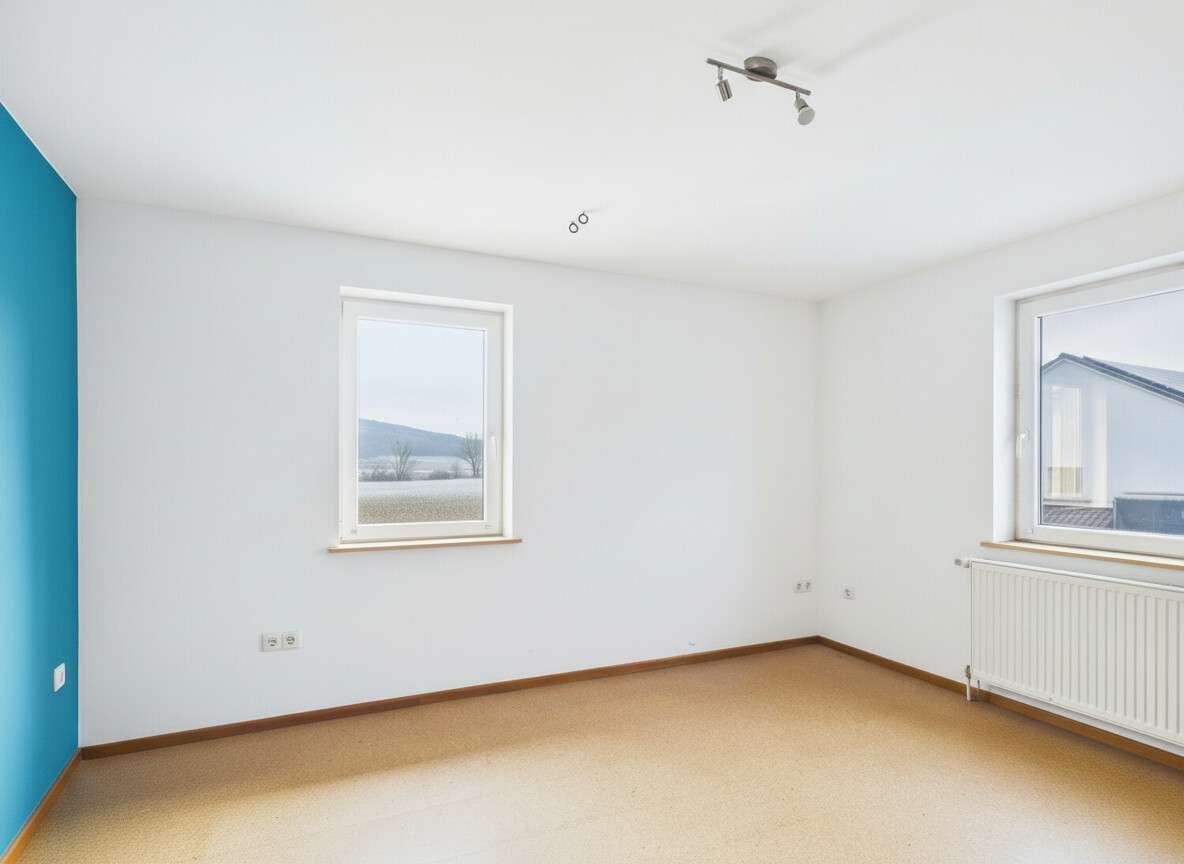 Immobilie in Untermerzbach - Ländliches Anwesen ideal für Pferdehaltung – mit Wiese und Stall - Bild 2