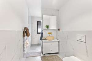 Hochwertig kernsanierte 3-Zimmer-Eigentumswohnung mit offener Wohn/-Essküche, Terrasse & Stellplatz – Nipkowstr. 34-36, 12489 Adlershof, Berlin – Vorschaubild 17