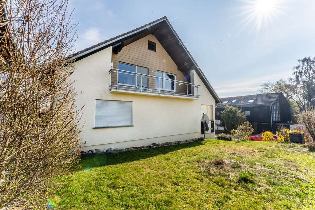 Immobilie in Villingendorf - Wohnen & investieren unter einem Dach – mit frisch sanierter Dachgeschosswohnung - Bild 3