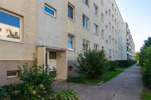3 Zimmer mit Balkon - Ausschließlich mit weißem WBS für 3 Personen! – 4205 Grünau-Nord, Leipzig – Vorschaubild 2