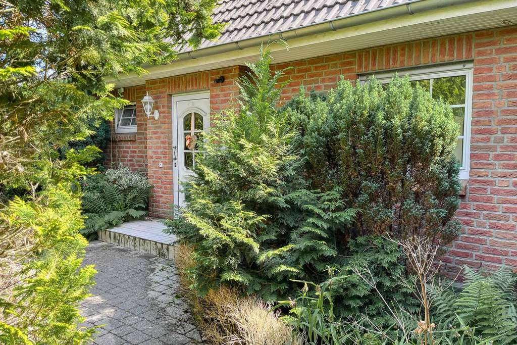 Immobilie in Leiferde - 3,5 Zi. Einfamilienhaus in Leiferde bei Gifhorn, ruhige Lage, Terrasse, Garage - Bild 0