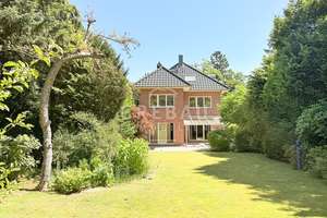 Großes Familienhaus mit Einliegerwohnung, Sauna, Garage und herrlichem Garten – Die vollständige Adresse der Immobilie erhältst du vom Anbieter., 22587 Blankenese, Hamburg – Vorschaubild 1