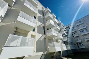 Modernes großes voll möbliertes Süd-Balkon Apartment mit Abstellkammer und Waschmaschinenanschluss!! – Glienicker Weg 136, 12489 Adlershof, Berlin – Vorschaubild 13