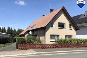 Zweifamilienhaus mit großem Garten und Entwicklungspotenzial in Bad Salzuflen zu verkaufen!