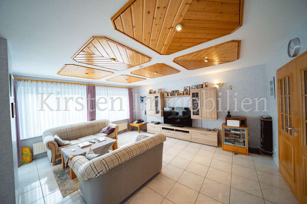 Immobilie in Rosenfeld - Top Lage! Modernes Generationenhaus mit 3 sep. Wohnungen Bj 1993, Doppelgarage! - Bild 2