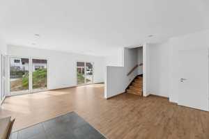 **Traumhaus mit begehbaren Kleiderschrank, offener Küche und viiiiel Platz** (Sofort einzugsbereit) – Roth (Kreis) – Vorschaubild 2