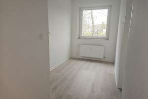 Renovierte 4-Zimmer-Wohnung in Bremen-Vegesack mi Balkon - Grohner Düne – Bydolekstraße 8, 28759 Grohn, Bremen – Vorschaubild 10