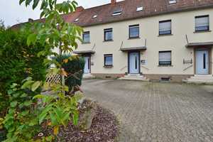 Familienfreundliches Reihenhaus mit eigenem Pool und Südgarten – Stadtverband Saarbrücken (Kreis) – Vorschaubild 1