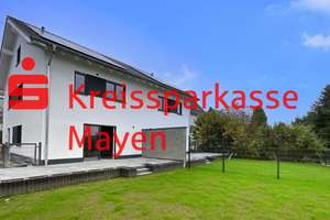 Neubau Doppelhaushälfte mit Terrasse, Garten und 2 Stellplätzen. – Die vollständige Adresse der Immobilie erhältst du vom Anbieter., 56587 Straßenhaus – Vorschaubild 1