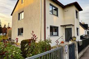 Mehrgenerationenhaus mit Charme – Die vollständige Adresse der Immobilie erhältst du vom Anbieter., 86368 Gersthofen – Vorschaubild 2