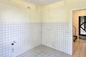 Reihenmittelhaus mit Garten und Garage in Köln-Höhenhaus – viel Potenzial für Ihre Wohnideen. – Birkenweg 23, 51061 Höhenhaus, Köln – Vorschaubild 11