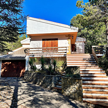 Chalet mit 3 Schlafzimmern in Roquetes zu verkaufen.