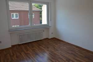 Viel Platz in Hochemmerich: ruhige 5-Zimmer-Wohnung mit Balkon und 2 Bäder – Die vollständige Adresse der Immobilie erhältst du vom Anbieter., 47226 Hochemmerich, Duisburg – Vorschaubild 3