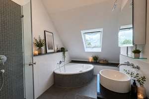 Stilvolle Maisonettewohnung mit 3,5 Zimmern, Dachterrasse, Kamin und Nähe zum  Rhein – Die vollständige Adresse der Immobilie erhältst du vom Anbieter., 40547 Niederkassel, Düsseldorf – Vorschaubild 10