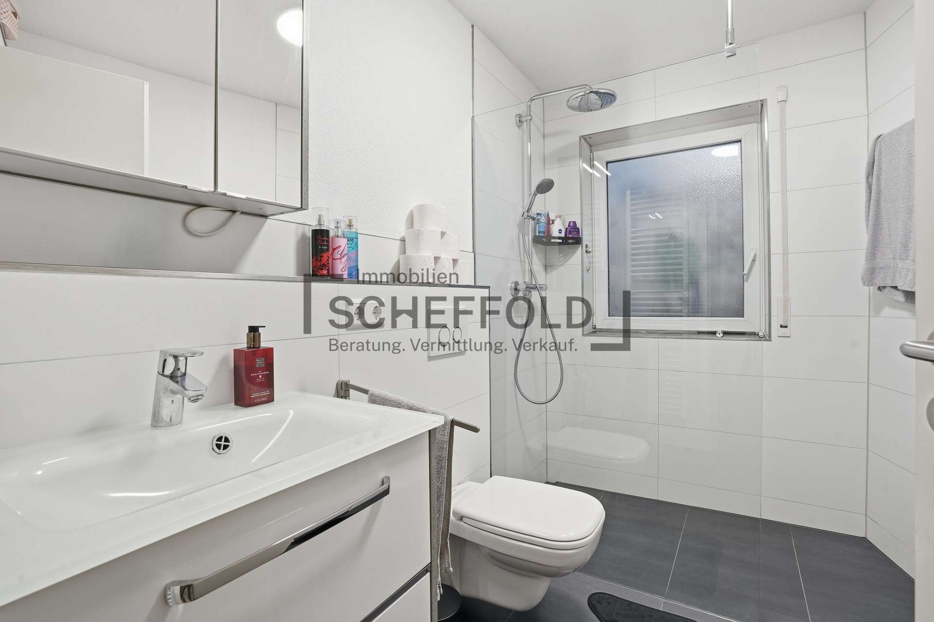 Immobilie in Illerkirchberg - Top gepflegt! Gut vermietete Gartengeschosswohnung in ruhiger Wohnlage - Bild 0