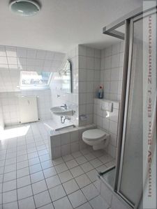Geisweid Zentrum: renovierte Single-Wohnung im DG  - sofort frei