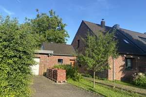 Charmante Doppelhaushälfte mit schönem Garten - gemütliches Zuhause in Düsseldorf - Vennhausen – Die vollständige Adresse der Immobilie erhältst du vom Anbieter., 40627 Vennhausen, Düsseldorf – Vorschaubild 2