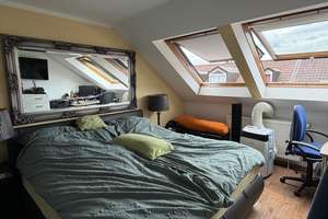 Ihr Investment: solide vermietete, helle Dachgeschosswohnung wartet auf neuen Eigentümer – Die vollständige Adresse der Immobilie erhältst du vom Anbieter., 90443 Steinbühl, Nürnberg – Vorschaubild 2