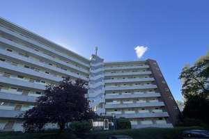 Frisch renovierte 1 Zimmer-Wohnung mit modernem Duschbad und Balkon