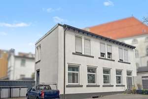 3-Zimmer-Wohnung mit großer Terrasse und Stellplätzen in Solingen – Eigennutzung oder Kapitalanlage – Die vollständige Adresse der Immobilie erhältst du vom Anbieter., 42651 Solingen-Mitte, Solingen – Vorschaubild 2
