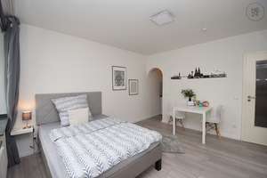 Modern möbliertes Apartment mit Internet in der Südstadt – Die vollständige Adresse der Immobilie erhältst du vom Anbieter., 50678 Neustadt/Süd, Köln – Vorschaubild 1