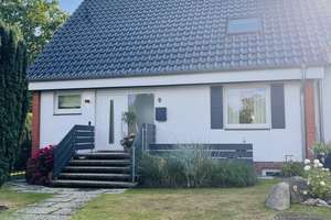 Renovierte Doppelhaushälfte mit wunderschönem Garten in Timmendorfer Strand