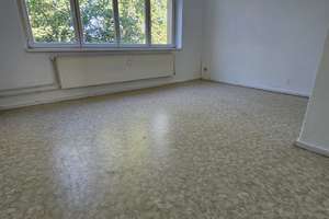 Zentral gelegene 2-Zimmer-Wohnung mit Tageslichtbad – Besichtigung auch am Wochenende ☎️0172-3261193 – Die vollständige Adresse der Immobilie erhältst du vom Anbieter., 10243 Friedrichshain, Berlin – Vorschaubild 4