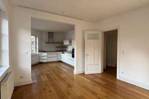 Attraktive Maisonettewohnung mit moderner Ausstattung, 2 Bädern und großzügiger Küche