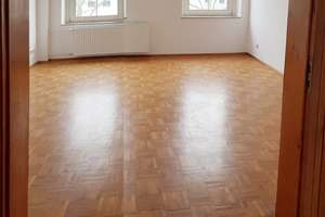 2.OG in denkmalgeschütztem Altbau am Kopfende des Westwalls ab 1. Oktober zu vermieten