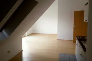 Zentrale, geräumige Wohnung mit Sonnenbalkon  – Köln – Vorschaubild 2
