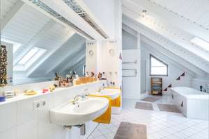Architektenhaus mit Einliegerwohnung + Baugrundstück | SENNER HELLWEG | Wärmepumpe + PV aus 2025 – Die vollständige Adresse der Immobilie erhältst du vom Anbieter., 33659 Senne, Bielefeld – Vorschaubild 25