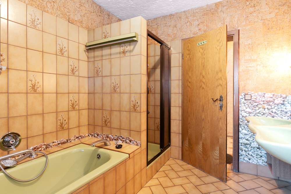 Immobilie in Burgthann - Charmantes Wohnensemble mit Potenzial – Zweifamilienhaus für Ihre individuellen Modernisierungswünsc - Bild 2