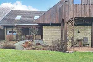 Gepflegtes Hosby Einfamilienhaus mit Einliegerwohnung in schöner Lage von Süderbrarup – Die vollständige Adresse der Immobilie erhältst du vom Anbieter., 24392 Süderbrarup – Vorschaubild 3