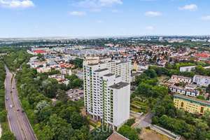 ZUSAMMENSPIEL AUS WALD & SANDFLORA IN GONSENHEIM - 2 Zimmer mit Loggia als Übergang ins Offene
