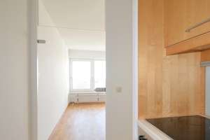 Eine schöne 1-Zi.-Wohnung mit toller Aussicht in der Nähe der U-Bahn von Privat – Neubeuernerstraße 10, 80686 Friedenheim, München – Vorschaubild 4