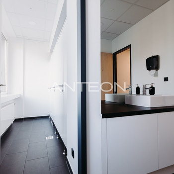 S-Bahn 1 Gehminute | Kühlung | Kantine