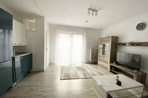 * ab 01.01. * separates Schlafzimmer, große Wohnküche, bodentiefe Fenster – Wörthstr. 12a, 47053 Hochfeld, Duisburg – Vorschaubild 3