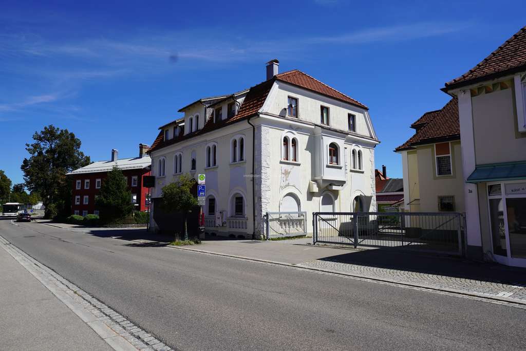 Immobilie in Lindenberg im Allgäu - Imposantes Wohn und Geschäftshaus mit 5 schönen Wohnungen und einer Gewerbeeinheit - Bild 3