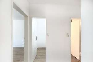 Frisch renovierte 3,5-Zimmer-Wohnung mit Südbalkon in innenstadtnaher Lage – Neckarstraße 2, 91052 Anger, Erlangen – Vorschaubild 11