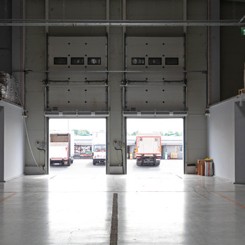 🚛 BEZUG SOFORT I ca. 2.200 m² Logistikfläche nahe des Dresdner Flughafens