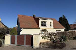 Familienidyll in ruhiger 
Top-Lage von Friedersdorf 
6 Zimmer und 2 Bäder 
auf ca. 131 m² Wohnflä – Sandbergweg 10, 6774 Friedersdorf – Vorschaubild 11
