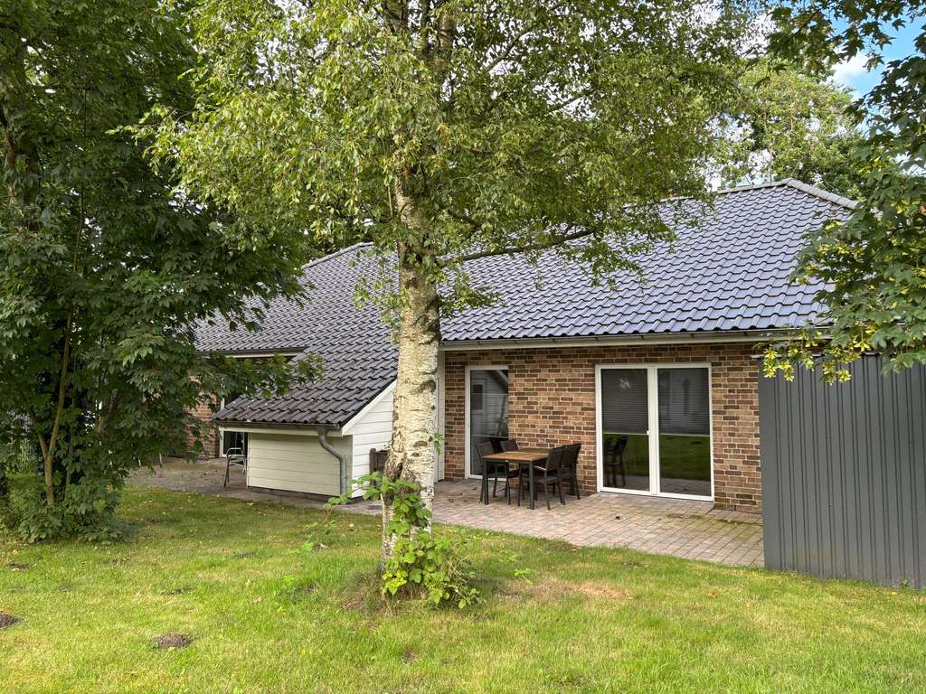 Immobilie in Stedesand - vermietete DHH, Fernwärme, barrierearm, ohne Prov. - Bild 0