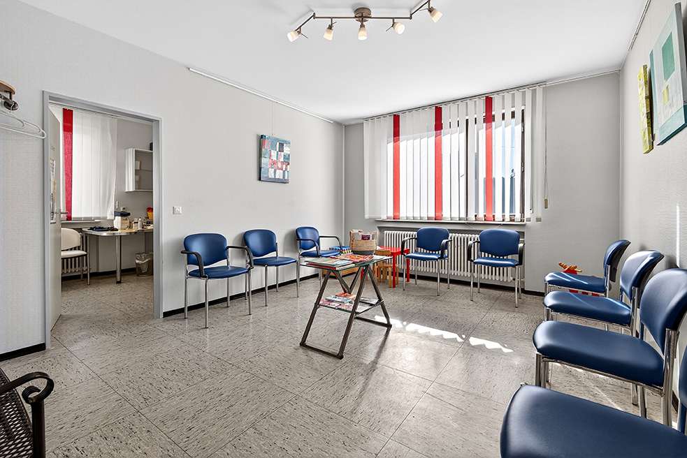 Immobilie in Vöhringen - Großzügiges Einfamilienhaus mit Einliegerwohnung und Praxis im Herzen von Vöhringen - Bild 5