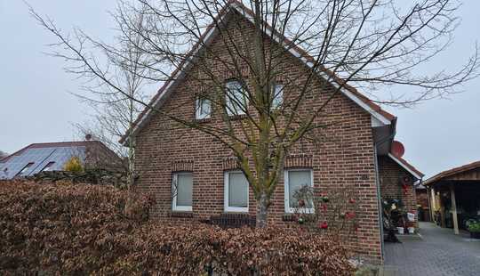 Bild von Einfamilienhaus m. Carport in Friesoythe - Altenoythe