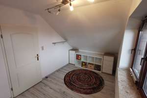 Ansprechende 2,5-Zimmer-DG-Wohnung mit Dachterrasse und Einbauküche in Henstedt-Ulzburg – Die vollständige Adresse der Immobilie erhältst du vom Anbieter., 24558 Henstedt-Ulzburg – Vorschaubild 5