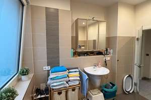 Schöne, geräumige zwei Zimmer Wohnung in Regensburg, Kasernenviertel – 93053 Kasernenviertel, Regensburg – Vorschaubild 8