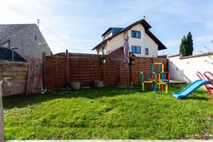 Familienfreundliche Doppelhaushälfte mit Pool in Bad Krozingen-Hausen – Die vollständige Adresse der Immobilie erhältst du vom Anbieter., 79189 Bad Krozingen – Vorschaubild 11